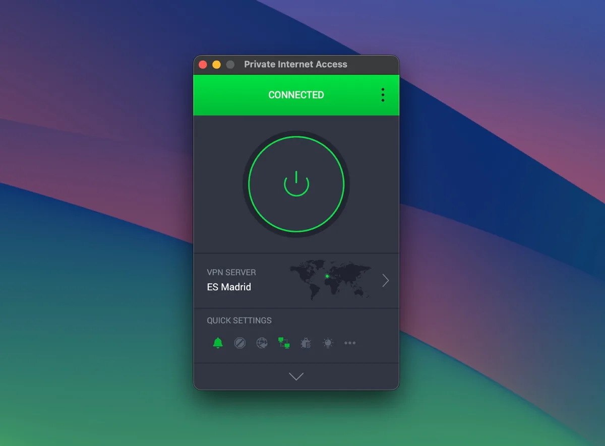 App de escritorio de Private Internet Access conectada a un servidor de Madrid con el estado CONNECTED en verde