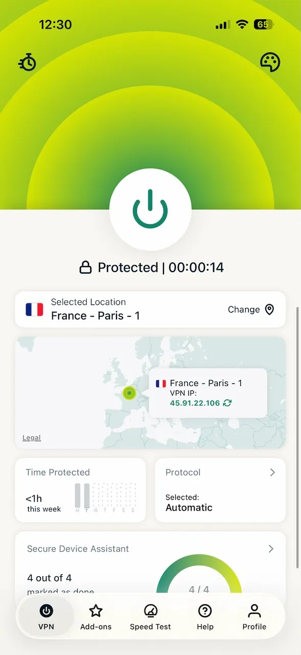 Aplikace ExpressVPN pro iPhone připojená k serveru v Paříži