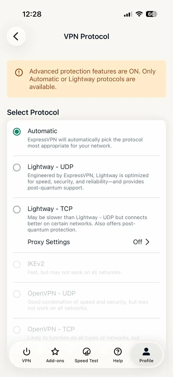 Nastavení protokolu v aplikaci ExpressVPN pro iPhone s Lightway UDP a postkvantovou ochranou