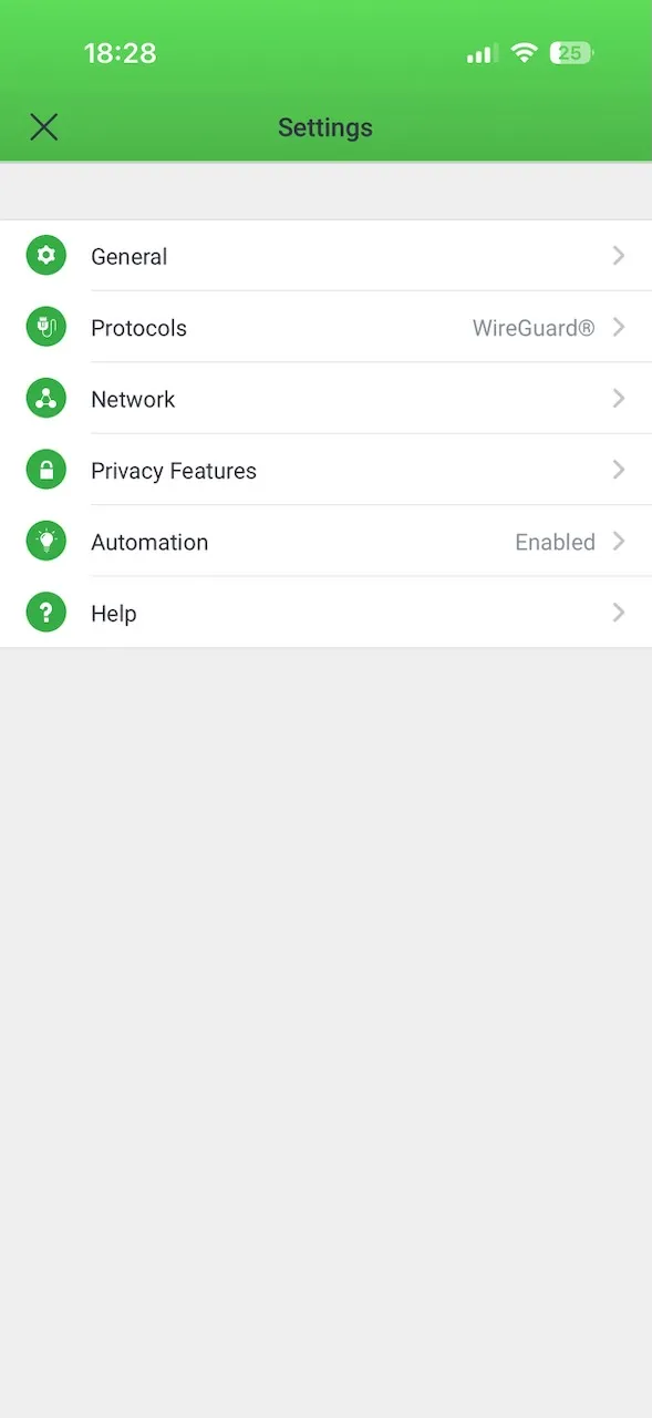 Application Private Internet Access pour iPhone avec le menu des réglages